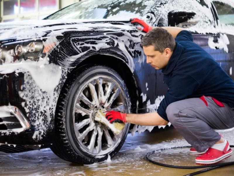 Một số yếu tố quyết định giá rửa xe ô tô đắt hay rẻ